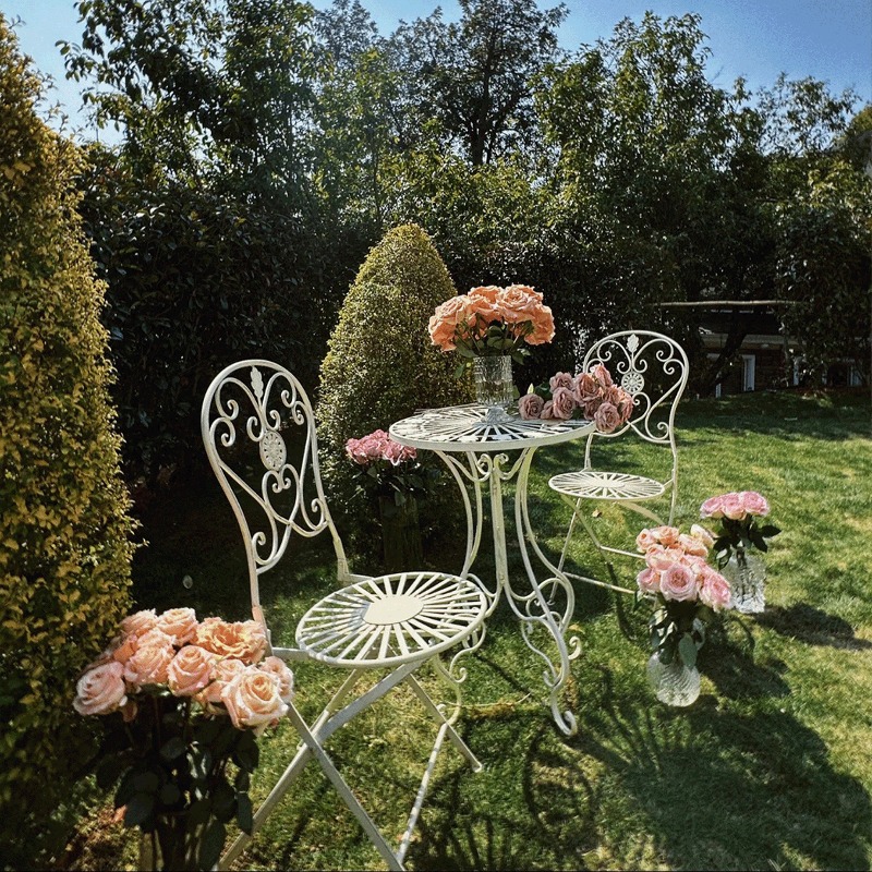 French Vintage Iron Table and  - Outdoor Furniture For Cafe recension och pris