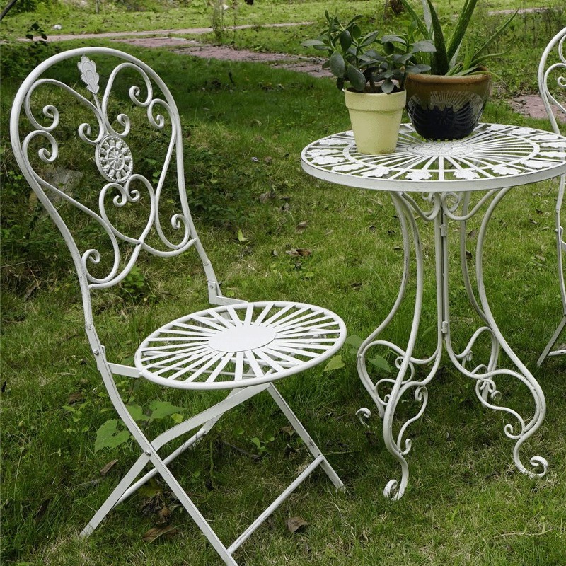 French Vintage Iron Table and  - Outdoor Furniture For Cafe recension och pris