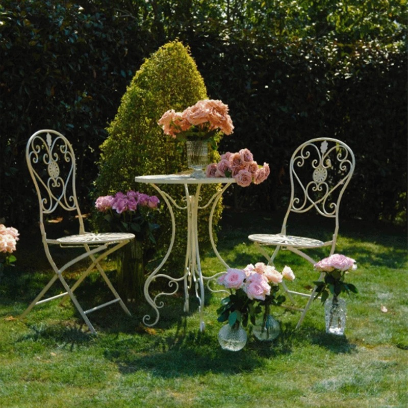 French Vintage Iron Table and  - Outdoor Furniture For Cafe recension och pris